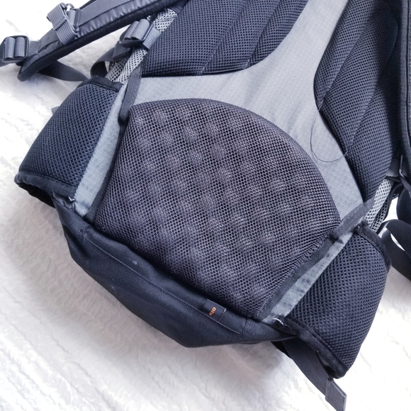 Eddie Bauer 50 L Alpine Express Hiking Backpack - Picture 3 of 11